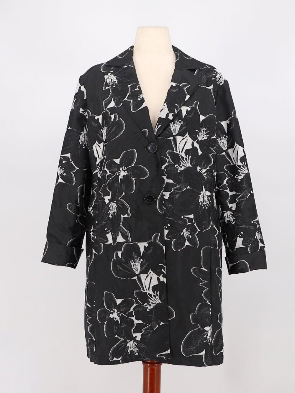 CHICO'S Floral Jacquard Topper Jacket in Black White Size 3 (16/18)